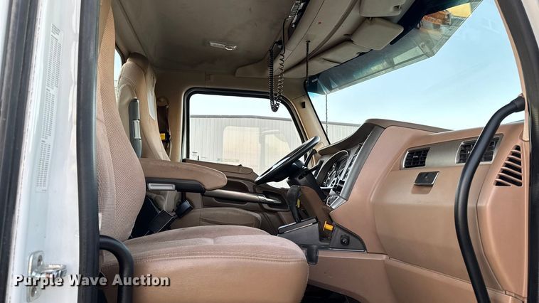 image for item EM2450 2016 Kenworth T680 semi truck