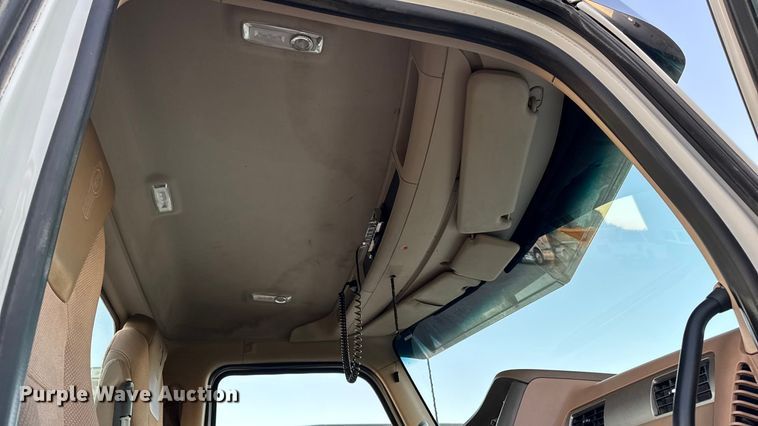 image for item EM2450 2016 Kenworth T680 semi truck