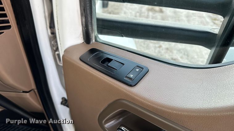 image for item EM2450 2016 Kenworth T680 semi truck