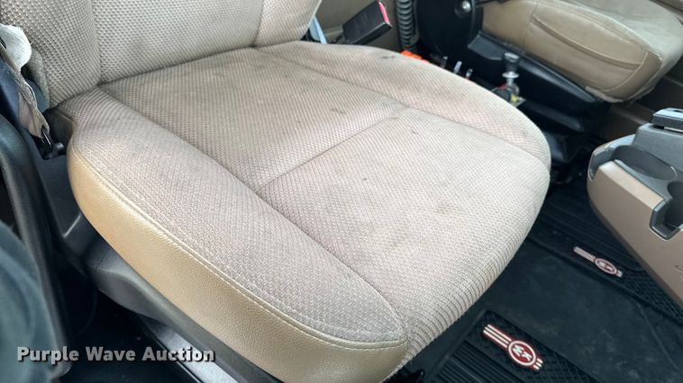 image for item EM2450 2016 Kenworth T680 semi truck