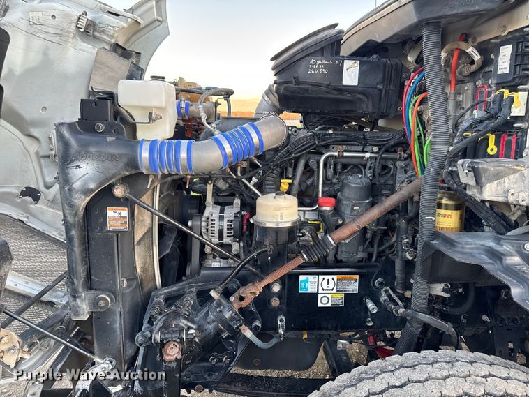 image for item EM2450 2016 Kenworth T680 semi truck