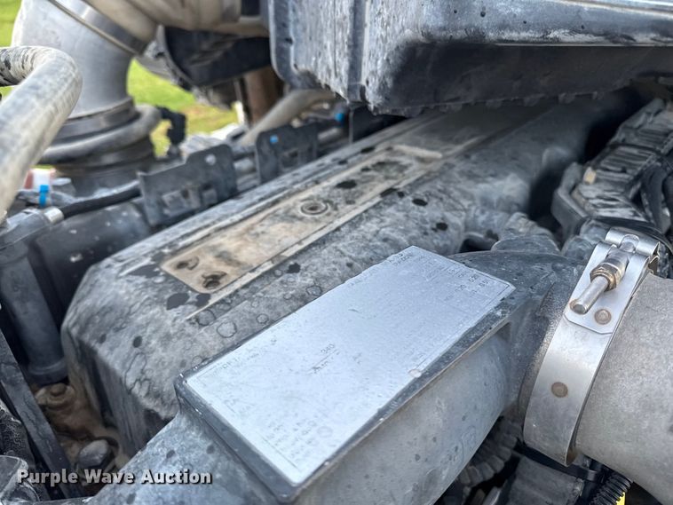 image for item EM2450 2016 Kenworth T680 semi truck