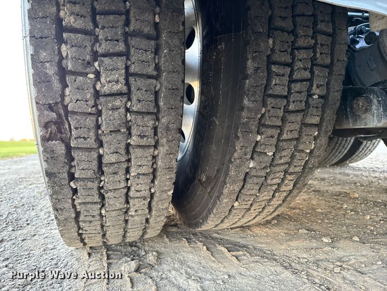 image for item EM2450 2016 Kenworth T680 semi truck