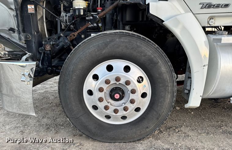 image for item EM2450 2016 Kenworth T680 semi truck