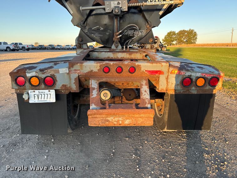 image for item EM2451 2013 SmithCo Manufacturing SX2-42-34 side dump trailer