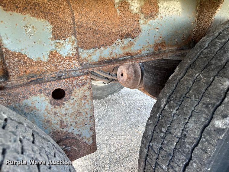 image for item EM2451 2013 SmithCo Manufacturing SX2-42-34 side dump trailer