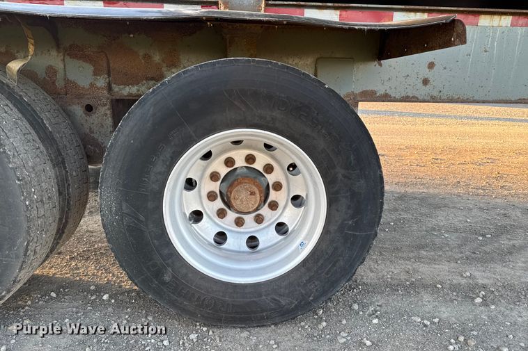 image for item EM2451 2013 SmithCo Manufacturing SX2-42-34 side dump trailer