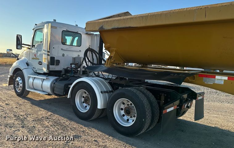 image for item EM2452 2016 Kenworth T680 semi truck