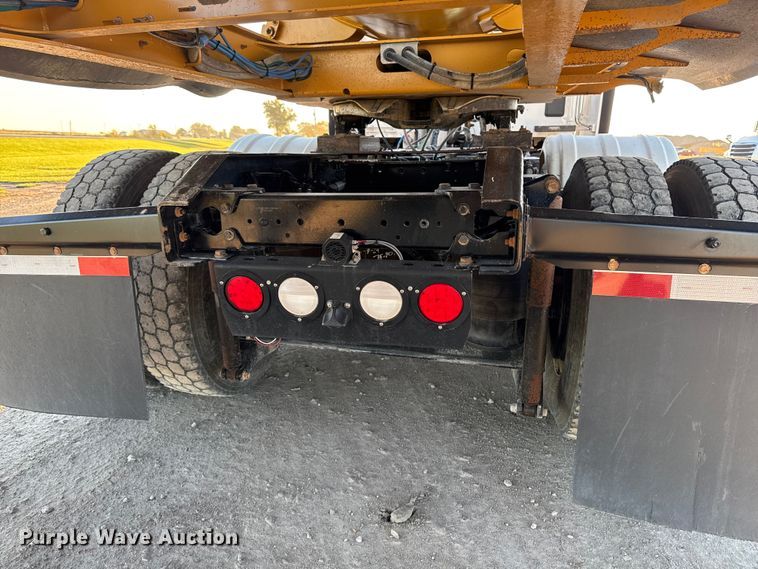 image for item EM2452 2016 Kenworth T680 semi truck