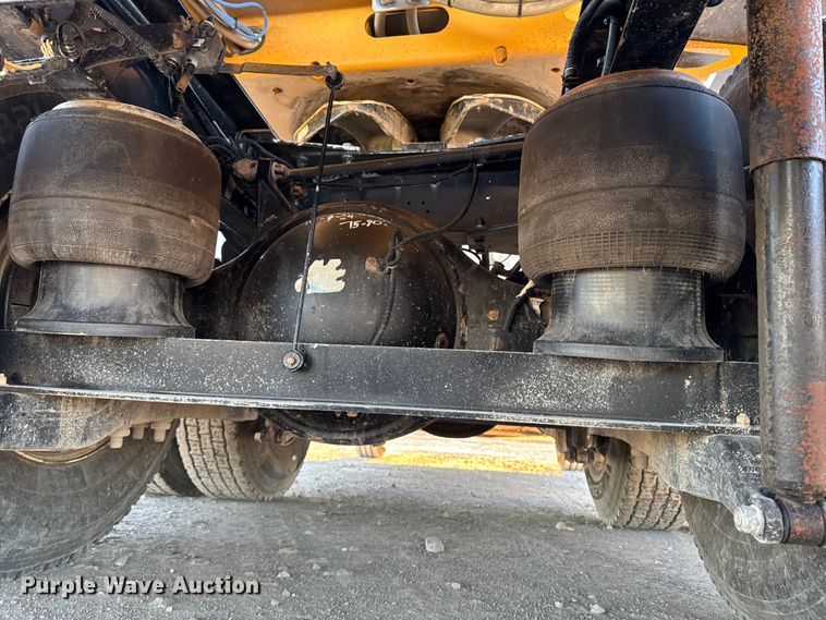 image for item EM2452 2016 Kenworth T680 semi truck