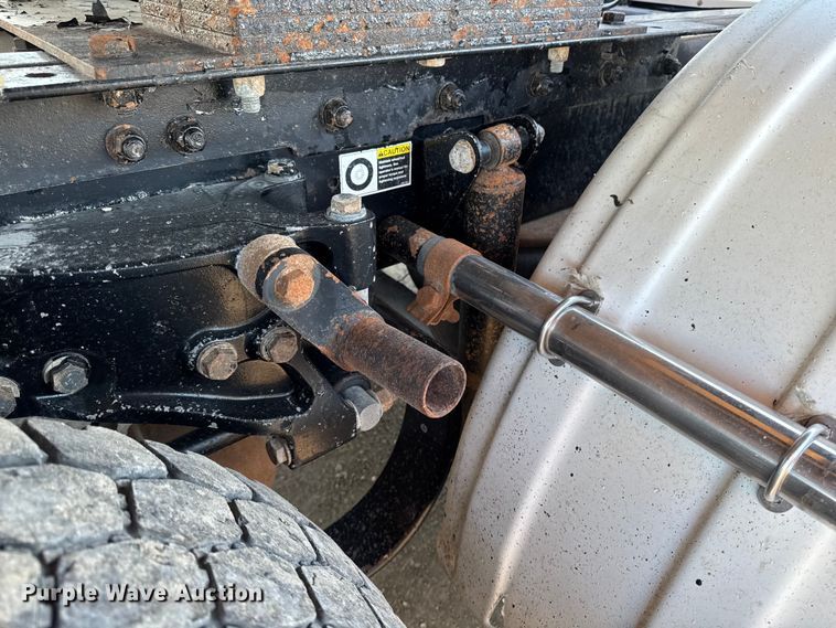 image for item EM2452 2016 Kenworth T680 semi truck