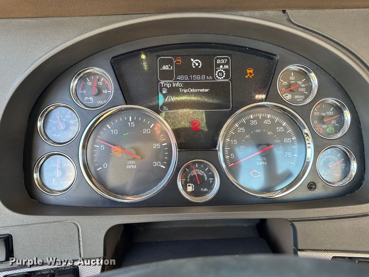 image for item EM2452 2016 Kenworth T680 semi truck