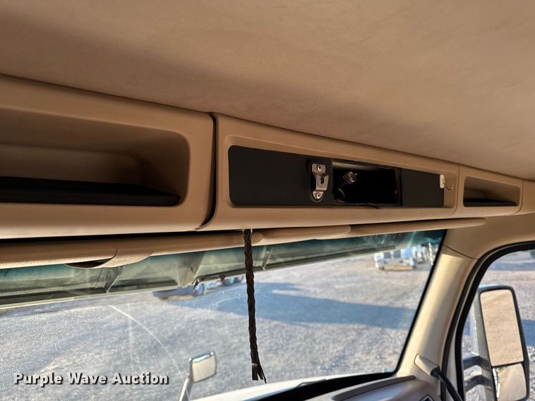 image for item EM2452 2016 Kenworth T680 semi truck