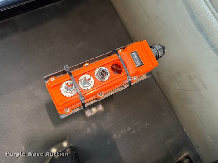 image for item EM2452 2016 Kenworth T680 semi truck