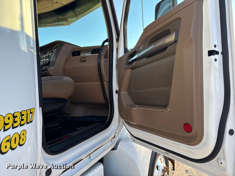 image for item EM2452 2016 Kenworth T680 semi truck