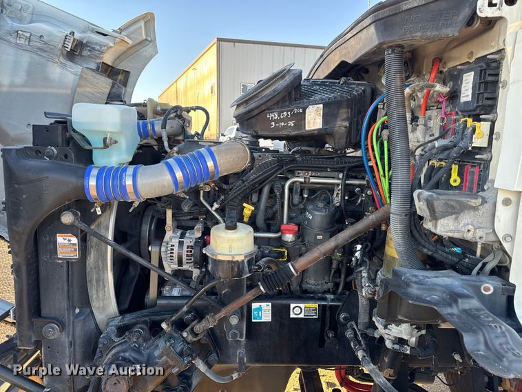 image for item EM2452 2016 Kenworth T680 semi truck