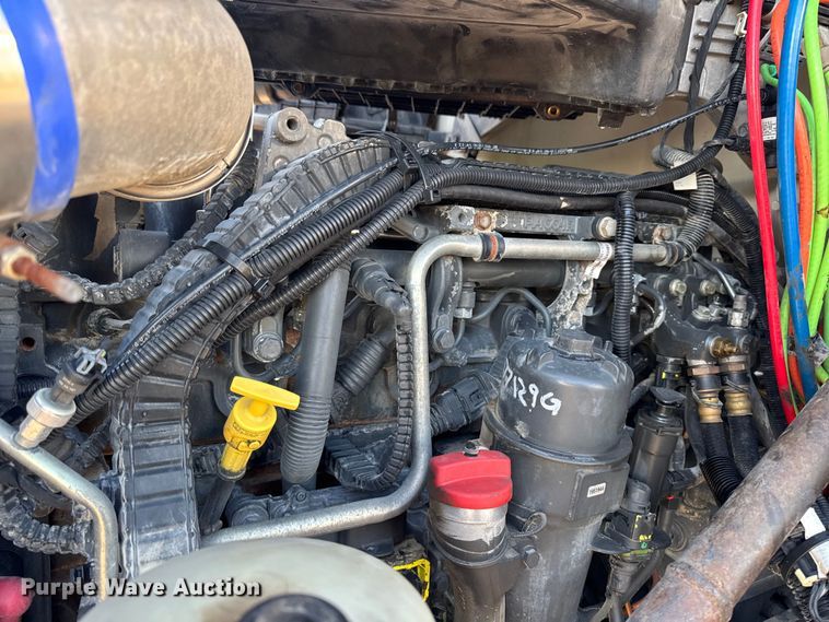 image for item EM2452 2016 Kenworth T680 semi truck