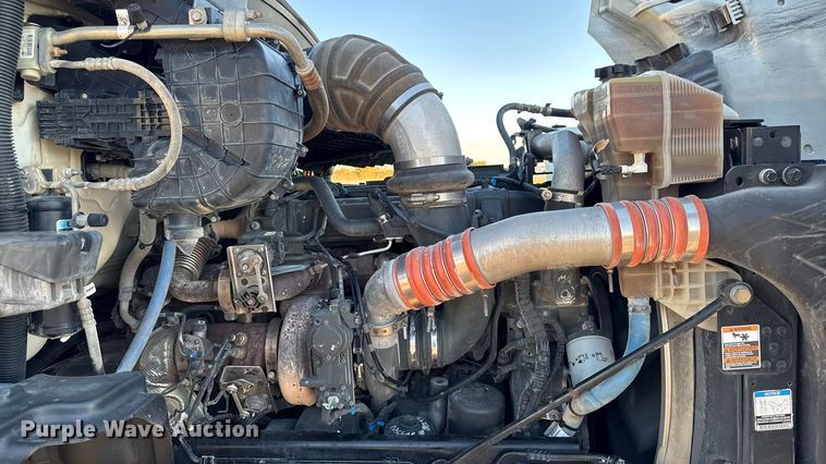 image for item EM2452 2016 Kenworth T680 semi truck