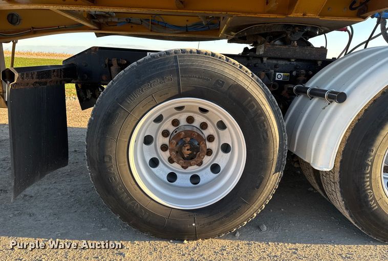 image for item EM2452 2016 Kenworth T680 semi truck