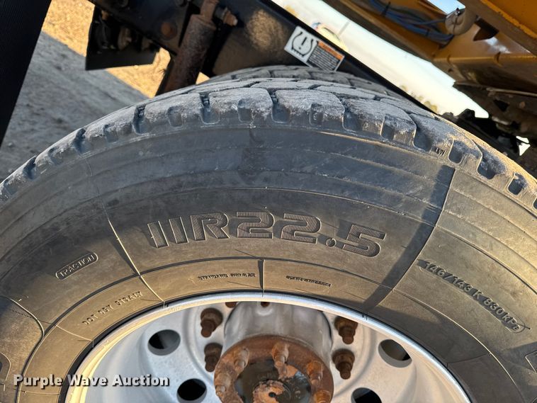 image for item EM2452 2016 Kenworth T680 semi truck