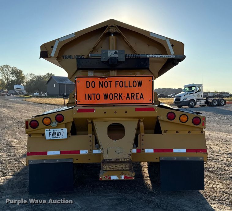 image for item EM2453 2020 Trail King Industries TK60SSD-402 side dump trailer