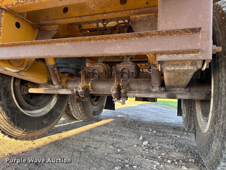 image for item EM2453 2020 Trail King Industries TK60SSD-402 side dump trailer