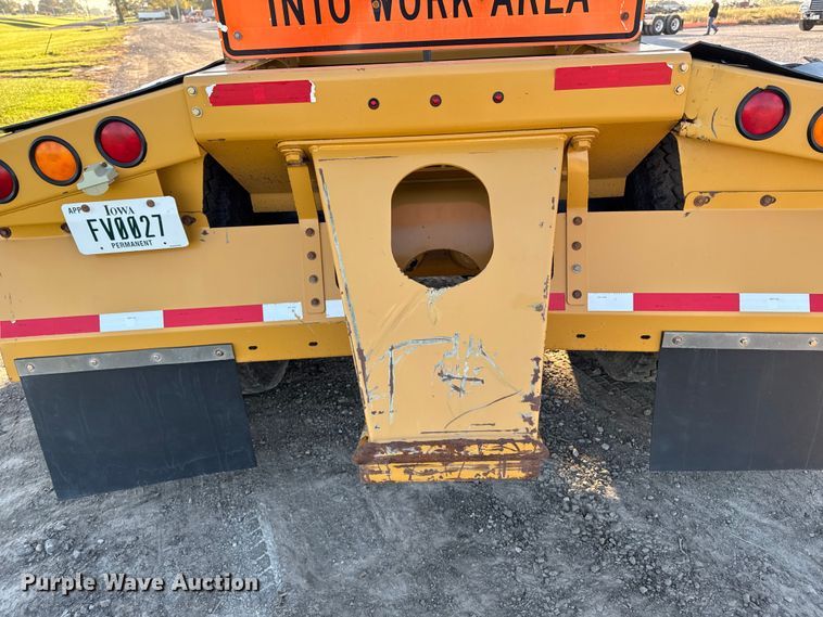 image for item EM2453 2020 Trail King Industries TK60SSD-402 side dump trailer