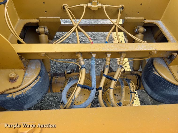 image for item EM2453 2020 Trail King Industries TK60SSD-402 side dump trailer