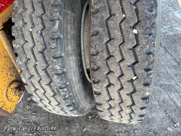 image for item EM2453 2020 Trail King Industries TK60SSD-402 side dump trailer