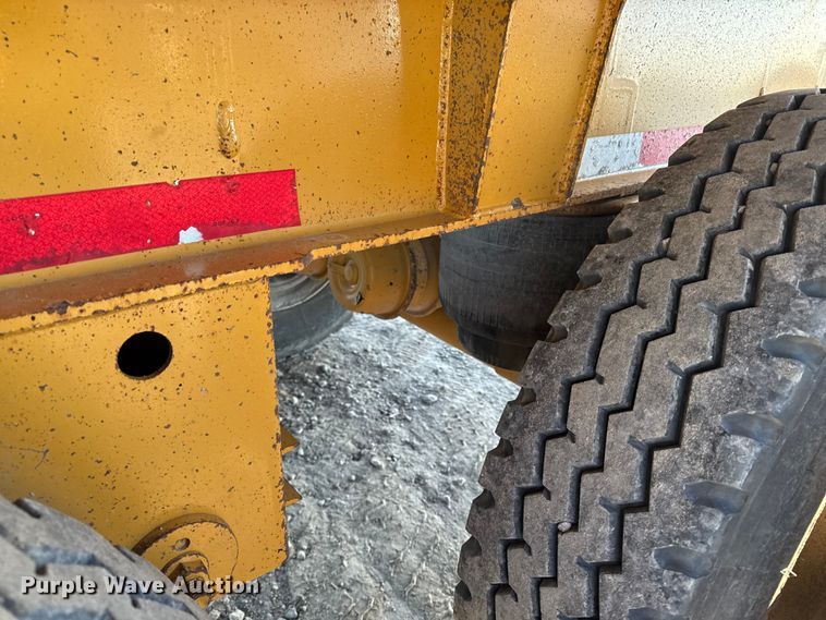 image for item EM2453 2020 Trail King Industries TK60SSD-402 side dump trailer