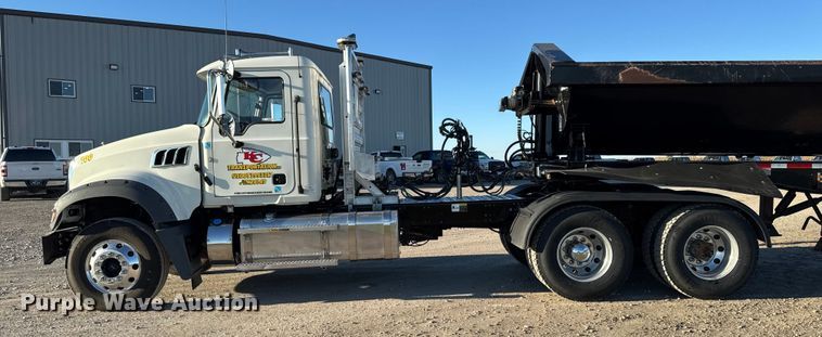 image for item EM2454 2022 Mack Granite semi truck