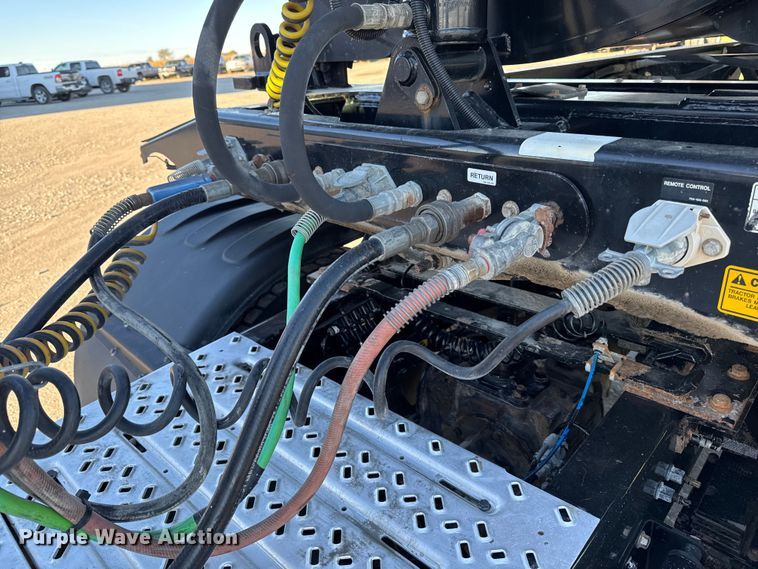 image for item EM2454 2022 Mack Granite semi truck