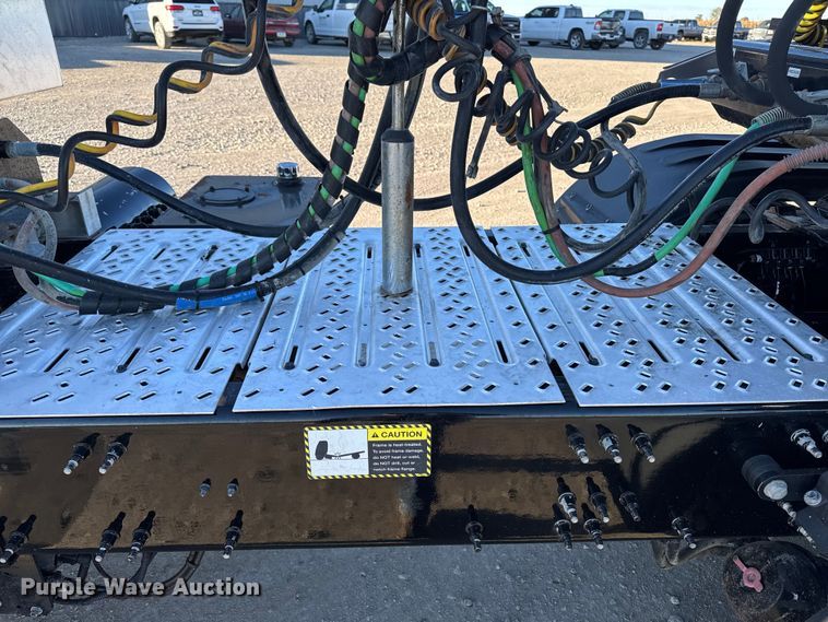 image for item EM2454 2022 Mack Granite semi truck