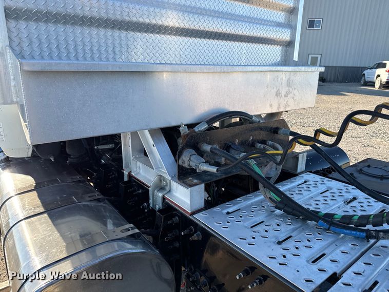 image for item EM2454 2022 Mack Granite semi truck