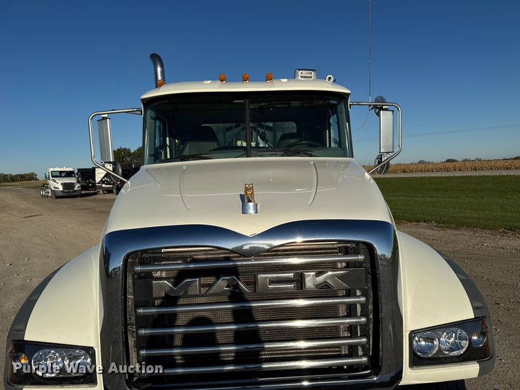 image for item EM2454 2022 Mack Granite semi truck