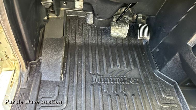 image for item EM2454 2022 Mack Granite semi truck