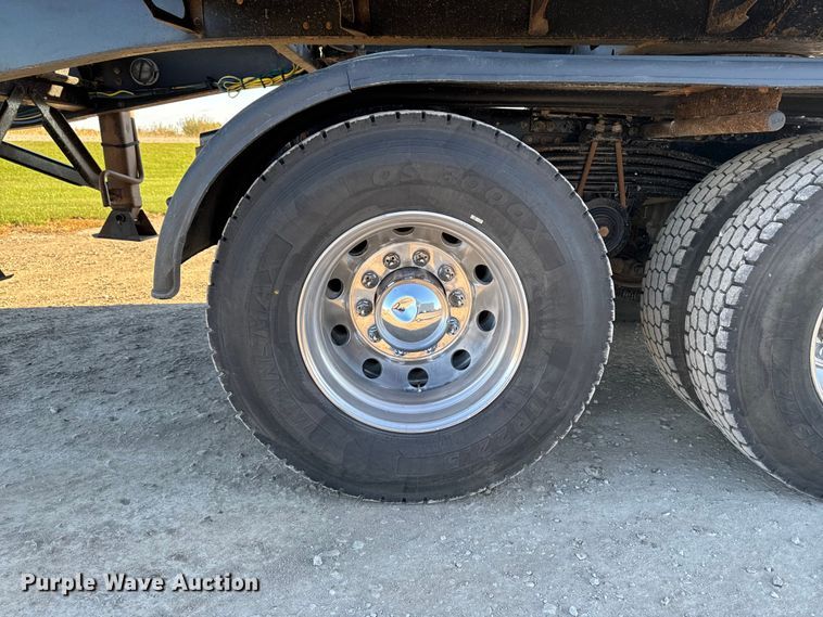 image for item EM2454 2022 Mack Granite semi truck