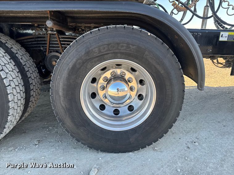 image for item EM2454 2022 Mack Granite semi truck