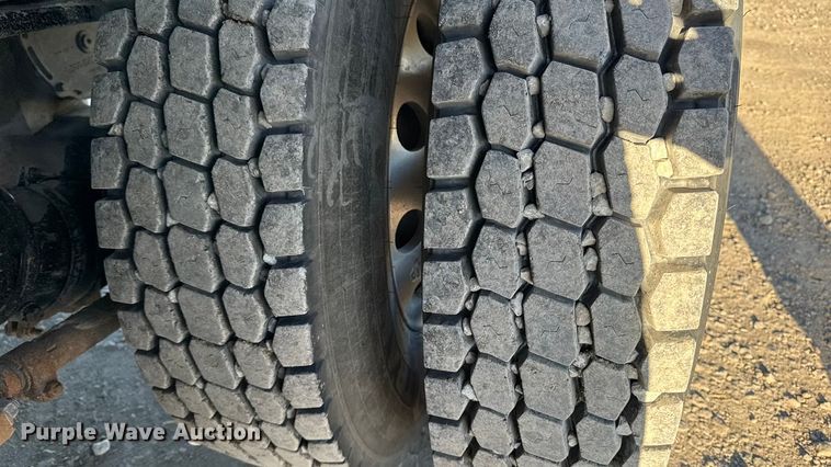 image for item EM2454 2022 Mack Granite semi truck