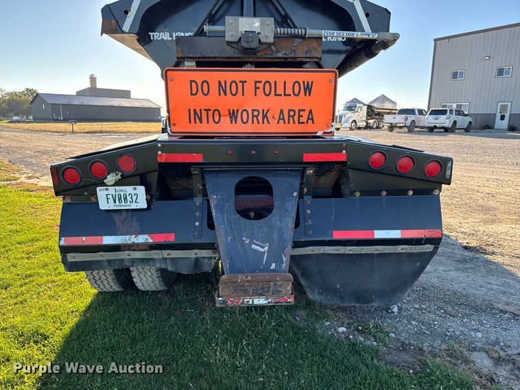 image for item EM2455 2017 Trail King  TK60SSD-403 side dump trailer