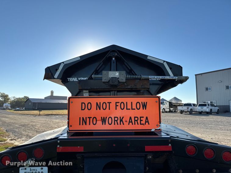 image for item EM2455 2017 Trail King  TK60SSD-403 side dump trailer