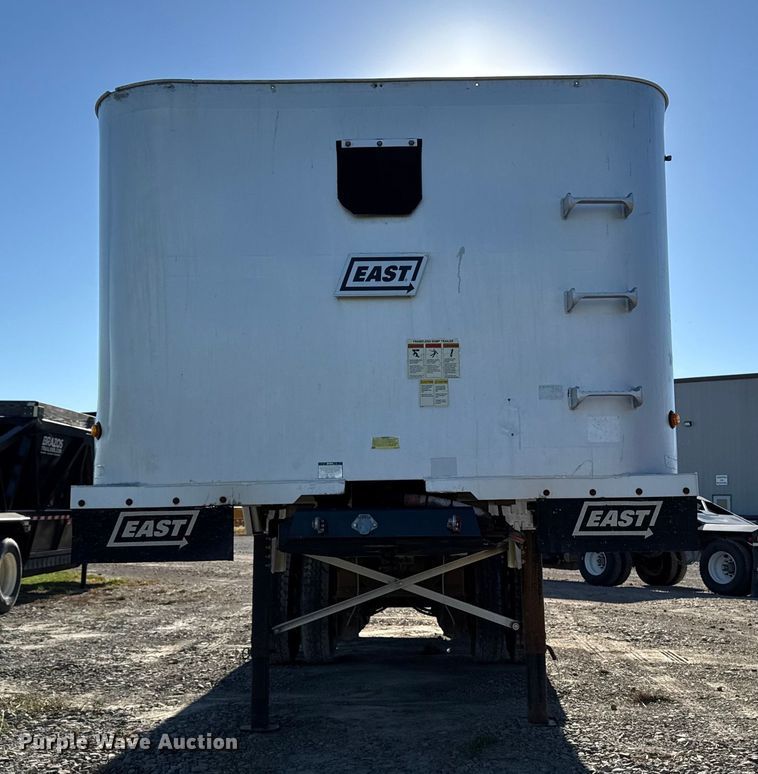 image for item EM2458 2009 East Manufacturing Corp. end dump trailer