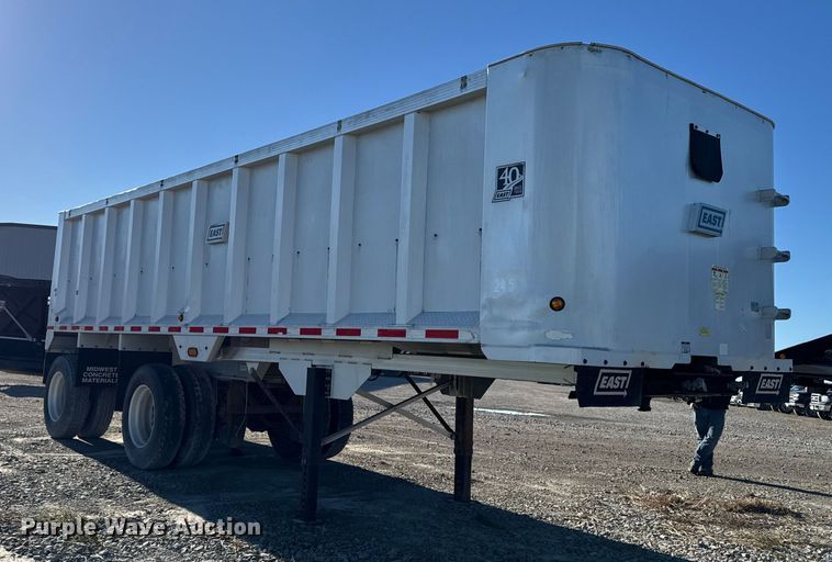 image for item EM2458 2009 East Manufacturing Corp. end dump trailer