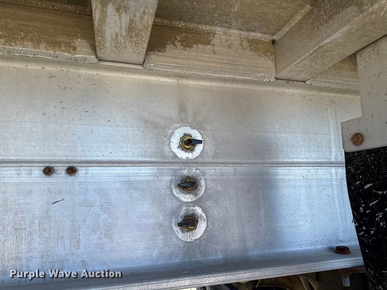 image for item EM2458 2009 East Manufacturing Corp. end dump trailer