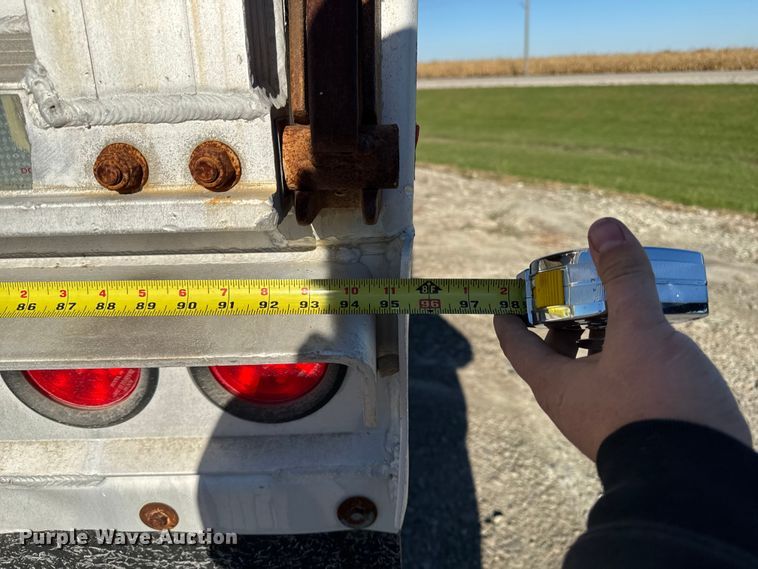 image for item EM2458 2009 East Manufacturing Corp. end dump trailer