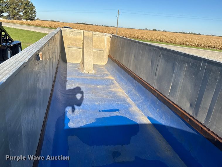 image for item EM2458 2009 East Manufacturing Corp. end dump trailer