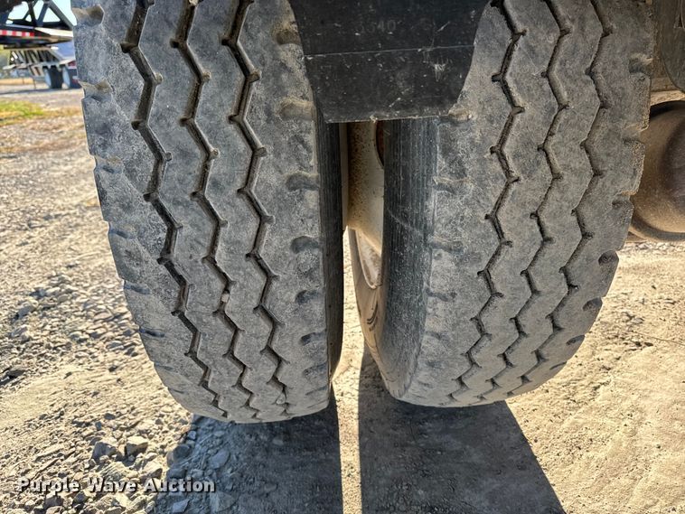 image for item EM2458 2009 East Manufacturing Corp. end dump trailer