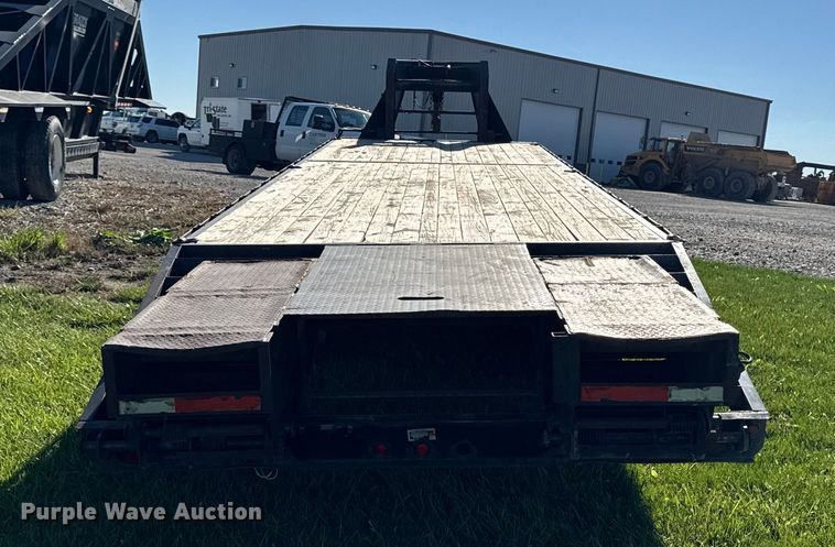 image for item EM2462 2009 Sure-Trac equipment trailer