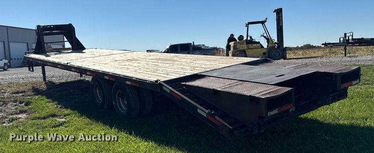 image for item EM2462 2009 Sure-Trac equipment trailer