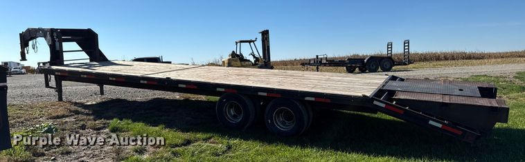 image for item EM2462 2009 Sure-Trac equipment trailer